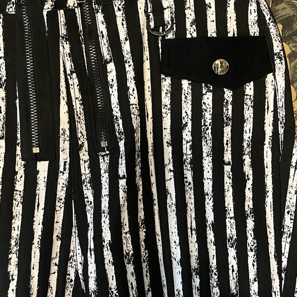 🆕 Banned Black and White Stripes Skinny Pants - Picture 3 of 6